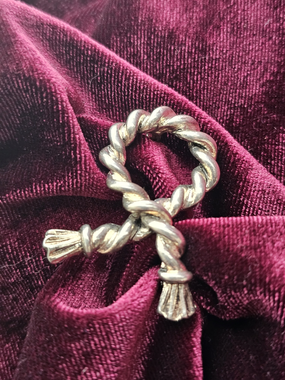 Silver-Tone Twisted Rope Loop Brooch - Women's Jewelry